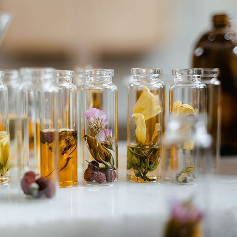 How Perfume Is Made: Key Steps in the Fragrance Creation Journey